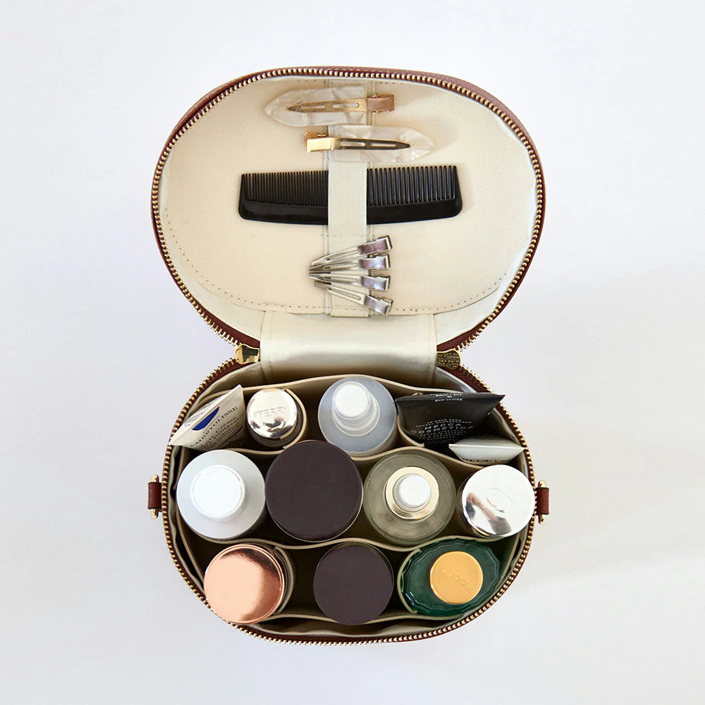 OVALTOILETRYCASE_2048x2048_3f64f060-22f9-46da-ac35-4f29bee967c6.webp